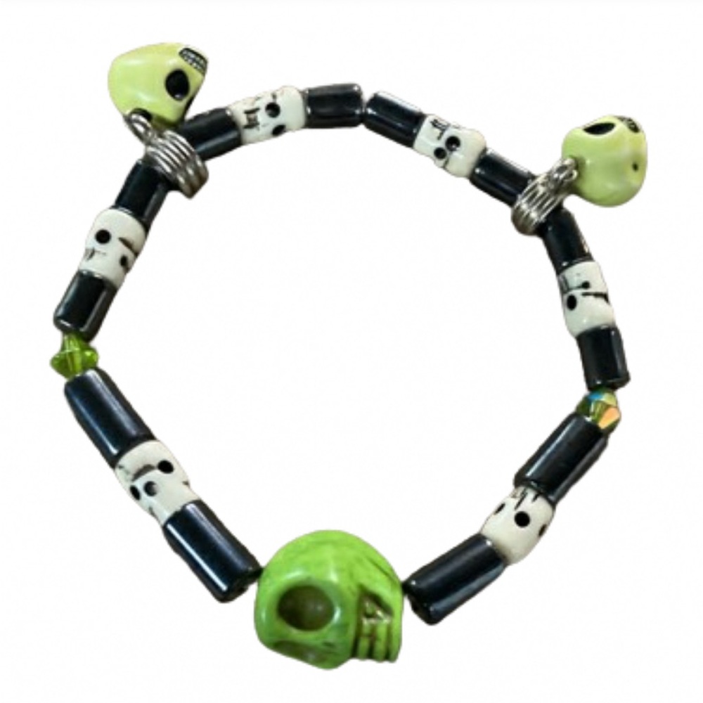 Men’s Skulls & Hematite Green White & Black Stretchy Bracelet Hand Crafted New!